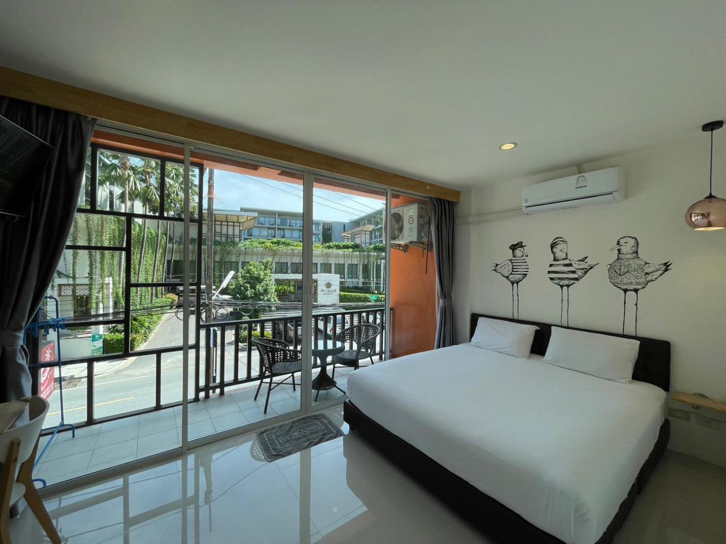 Dwell Phuket Airport Hotel At Naiyang Nai Yang Beach Exterior foto