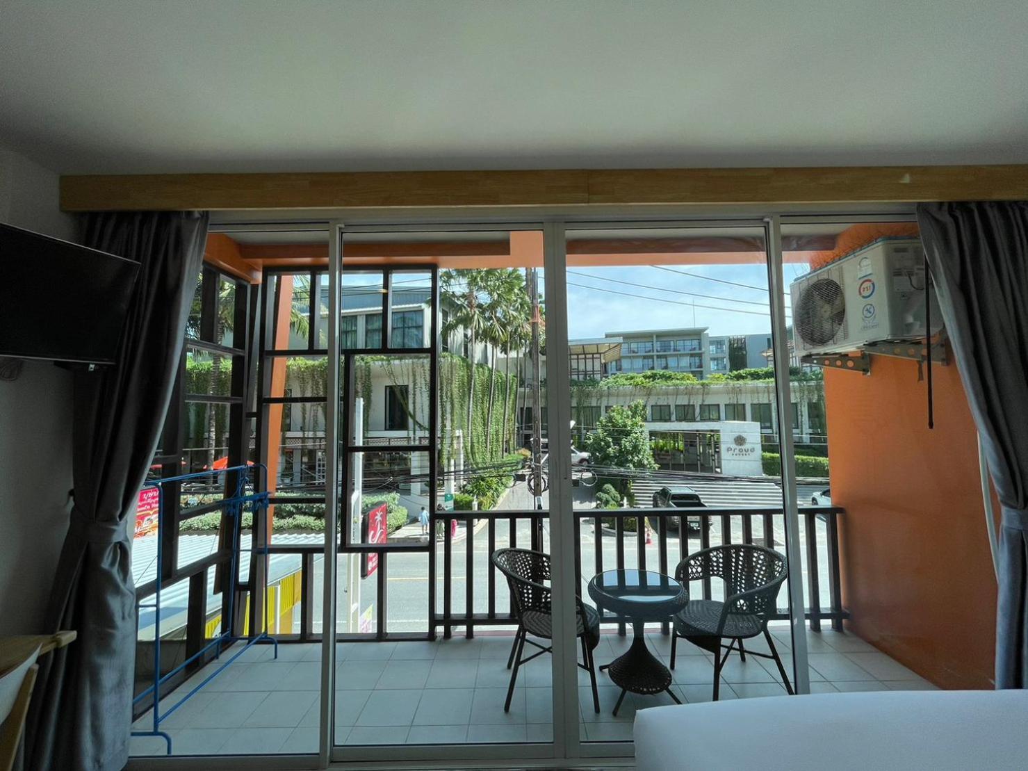 Dwell Phuket Airport Hotel At Naiyang Nai Yang Beach Exterior foto