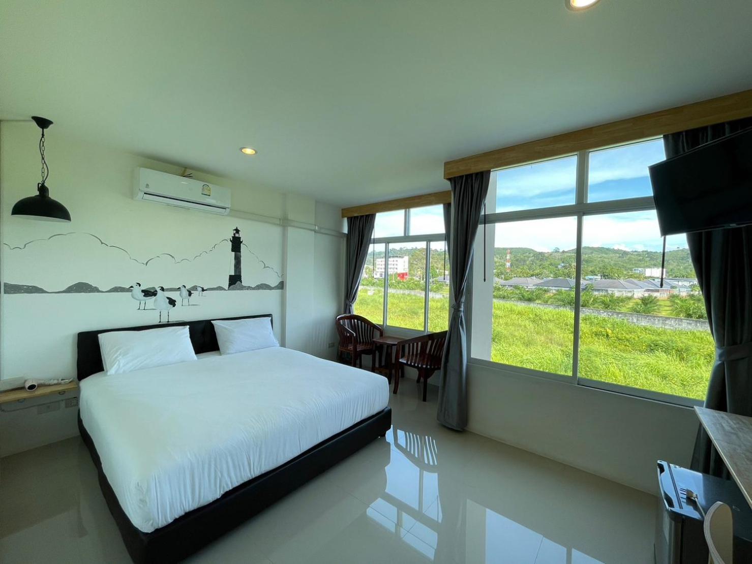 Dwell Phuket Airport Hotel At Naiyang Nai Yang Beach Exterior foto