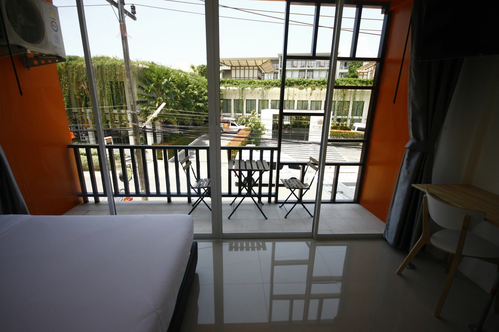 Dwell Phuket Airport Hotel At Naiyang Nai Yang Beach Exterior foto